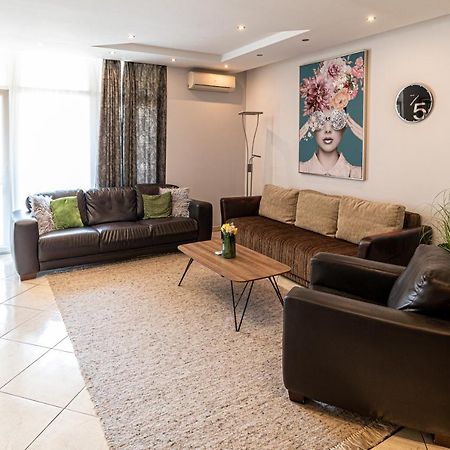 Elite Center Apartman แซแก็ด ภายนอก รูปภาพ