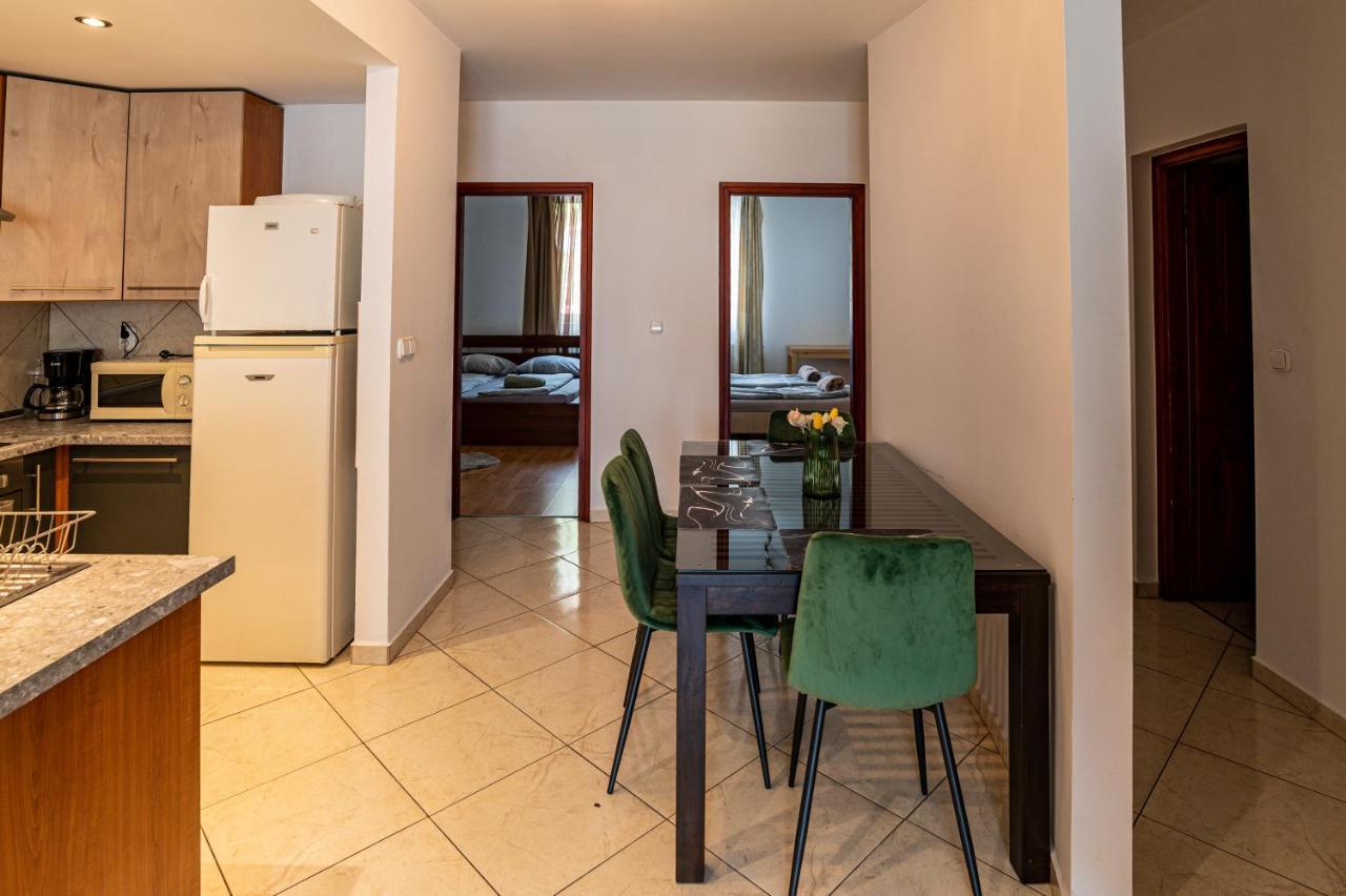 Elite Center Apartman แซแก็ด ภายนอก รูปภาพ
